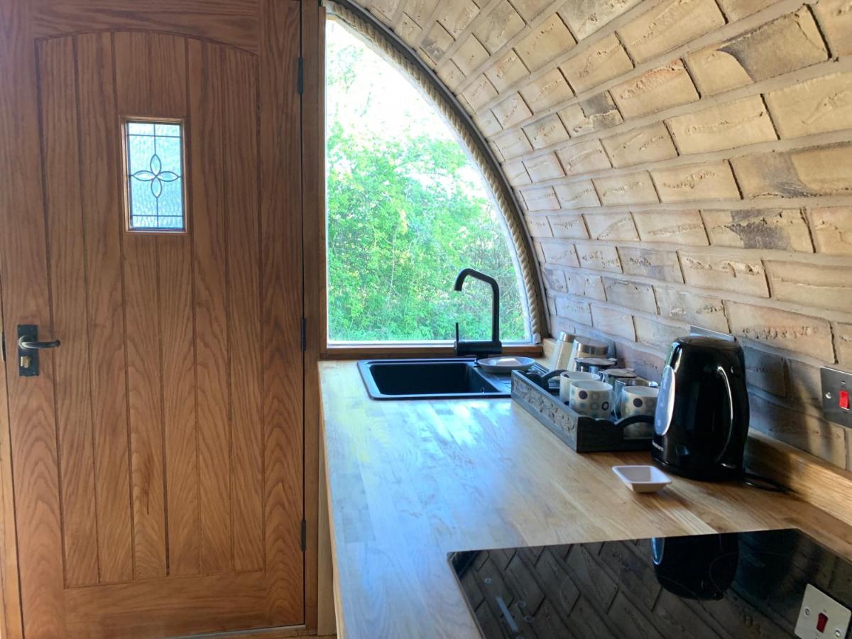 Romantic Escape Luxury Hobbit House With Hot Tub! 쉬어니스 외부 사진