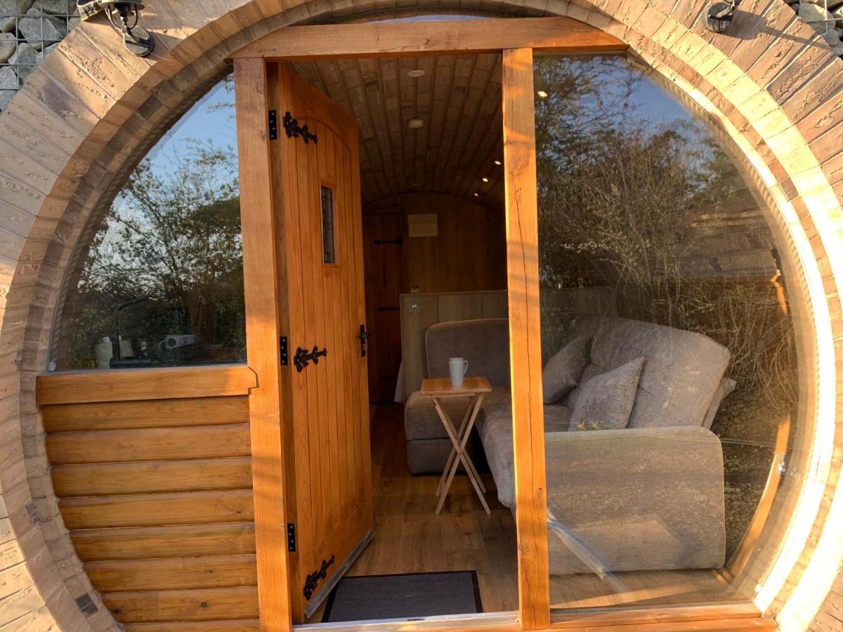 Romantic Escape Luxury Hobbit House With Hot Tub! 쉬어니스 외부 사진